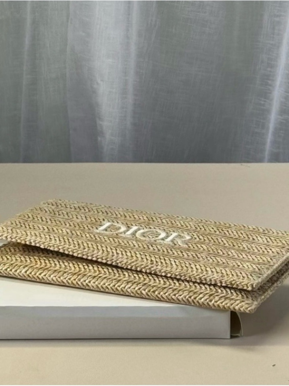 New Dior Beauty Woven Flipped Cosmetic Pouch - Picture 3 of 4